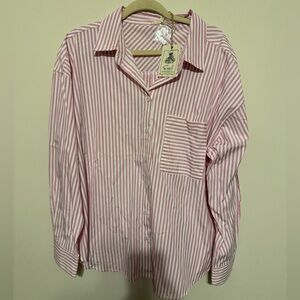 Easel button down top